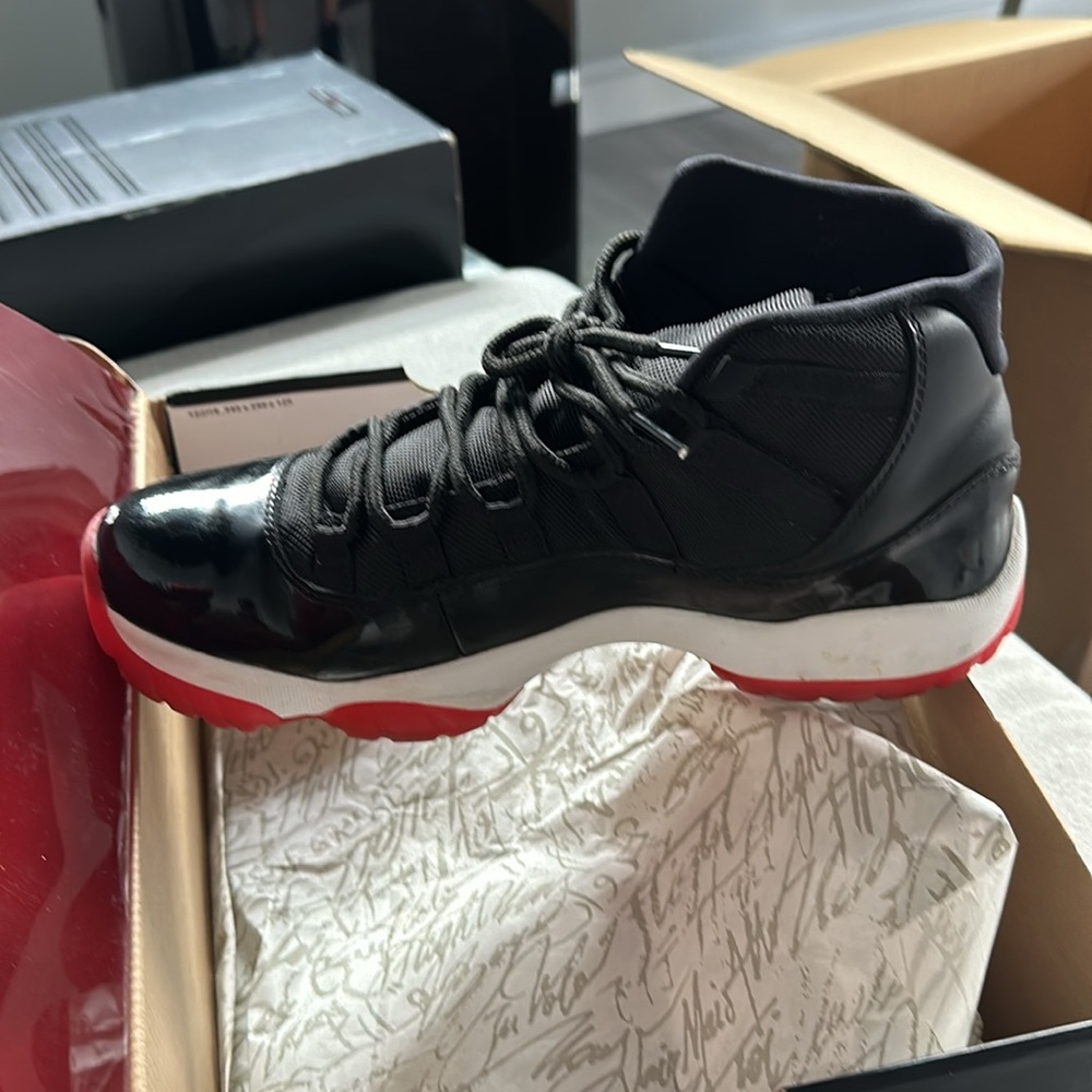 Jordan retro 11 bred 2011 - Picture 3 of 6